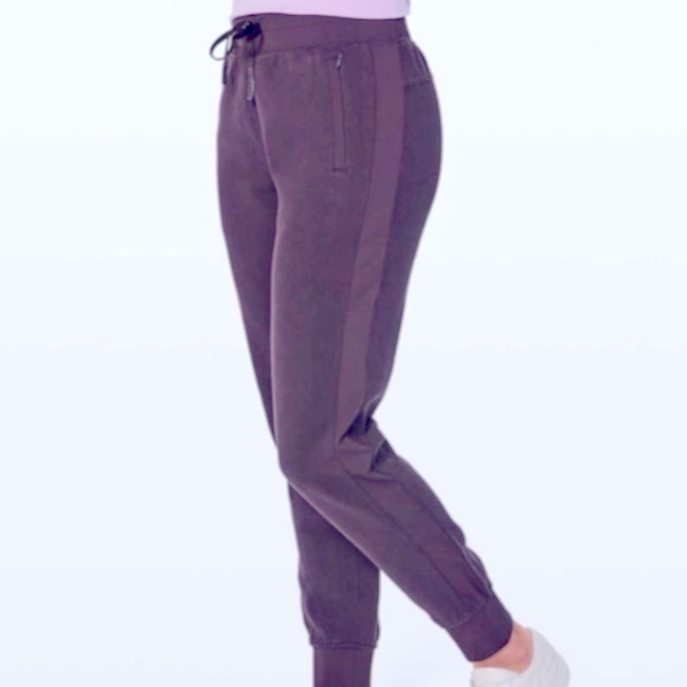 Lululemon High Rise Joggers - Picture 13 of 13